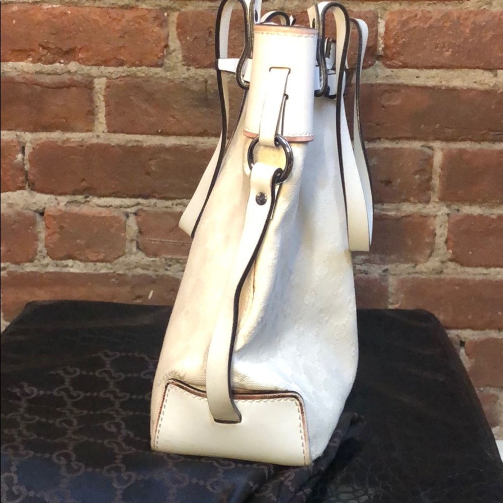 White Gucci Shoulder Bag - Picture 4 of 12